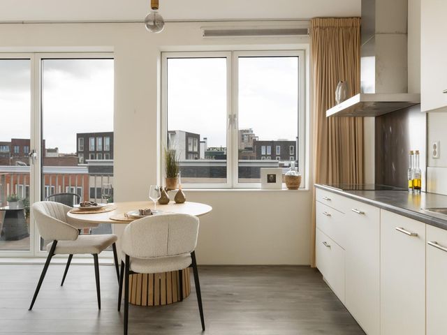 Bart van der Leckhof 76, Diemen