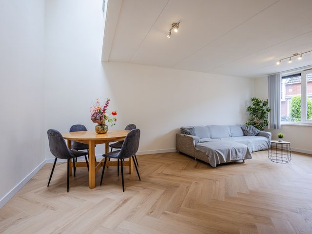 Valkeniersweg 79D, Rotterdam