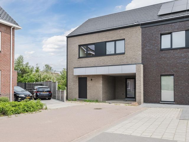 Vermeerplein 9, Clinge