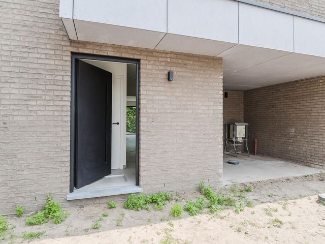 Vermeerplein 9, Clinge