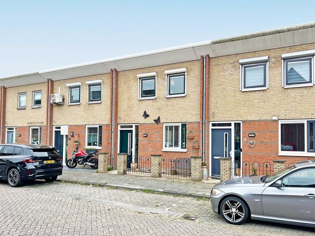 Marguerite Durasstraat 90, Spijkenisse
