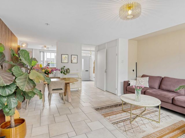 Marguerite Durasstraat 90, Spijkenisse