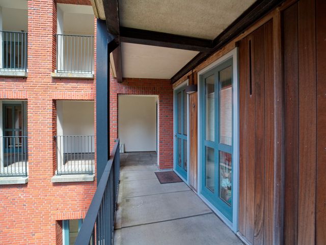Vuursteen 27, Den Haag