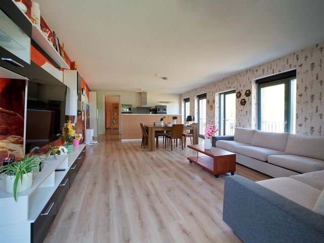 Vuursteen 27, Den Haag