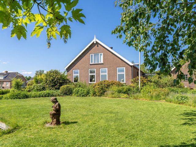 Rondweg 46, Zegveld