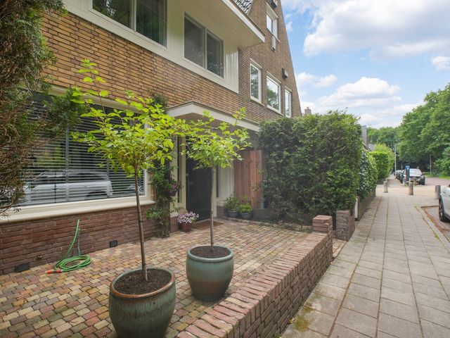 Bos en Vaartlaan 11, Amstelveen