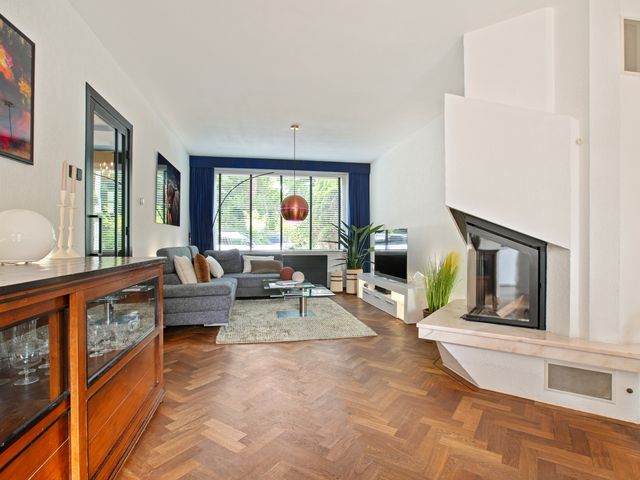 Bos en Vaartlaan 11, Amstelveen