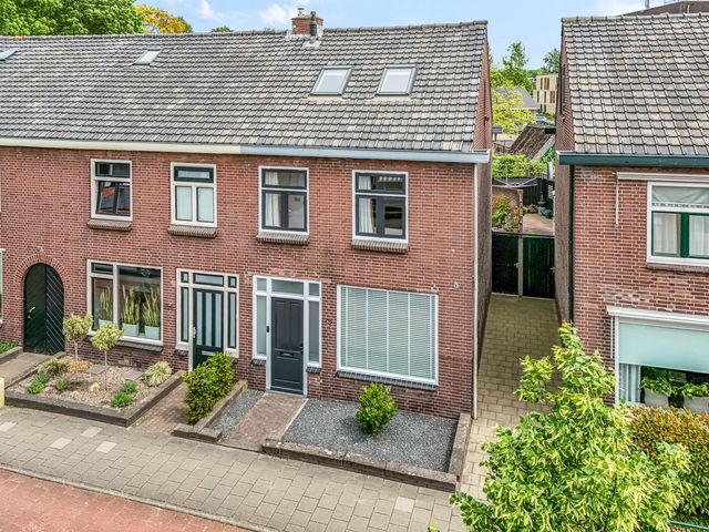 Prins Bernhardlaan 152, Veenendaal