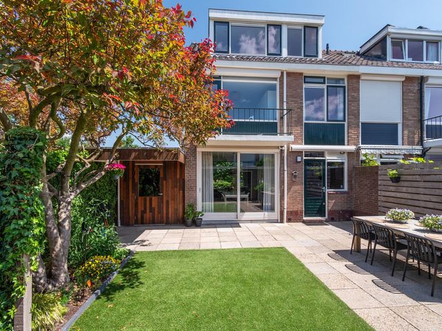 van Waldeck-Pyrmontstraat 16, Waddinxveen