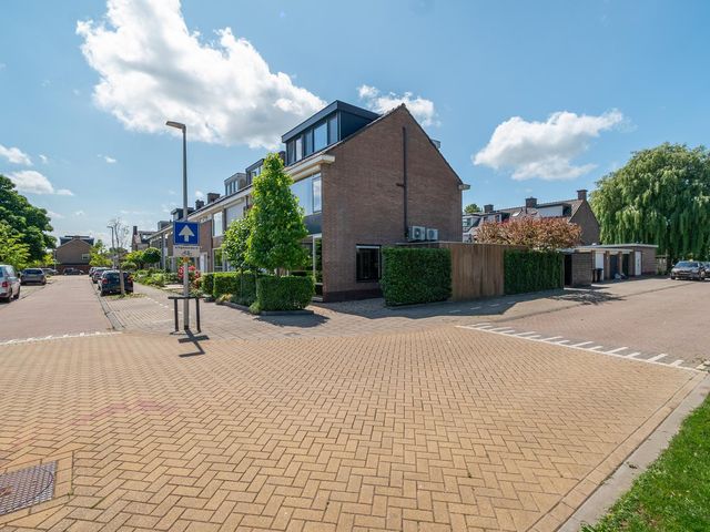 van Waldeck-Pyrmontstraat 16, Waddinxveen