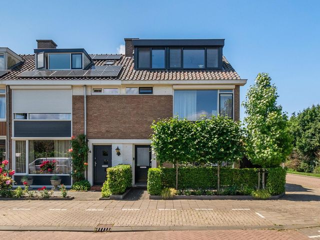 van Waldeck-Pyrmontstraat 16, Waddinxveen