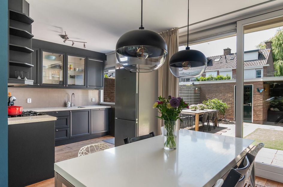 van Waldeck-Pyrmontstraat 16