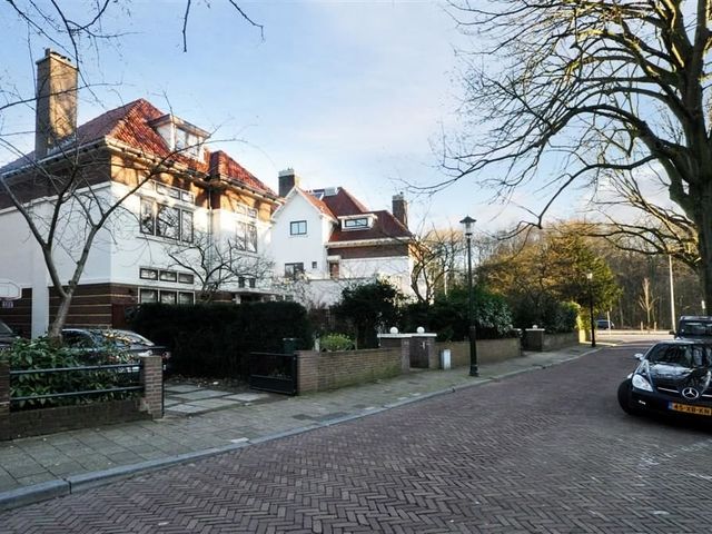 Neuhuyskade 1, 's-Gravenhage