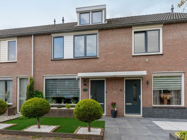 Burgemeester van Heesbeenstraat 7, Vlijmen