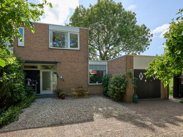 A.G.M. Van Der Hoevenstraat 69, Ter Aar