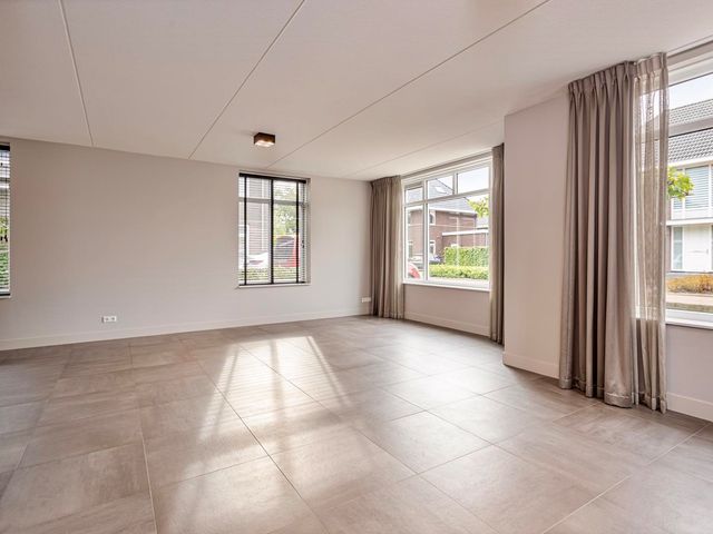 Guldenroedelaan 8hs, Amstelveen