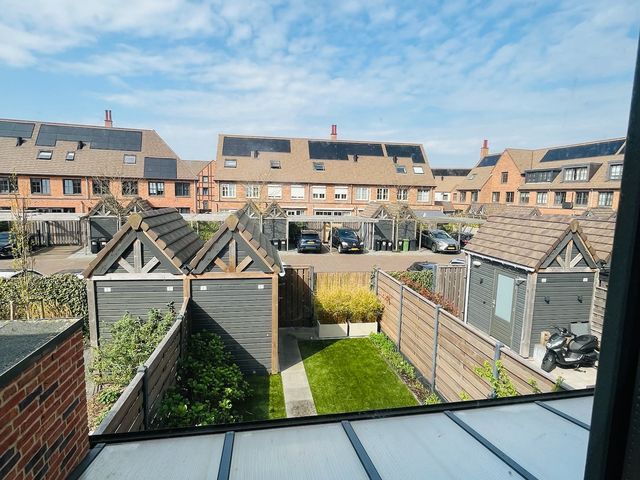 Thomas Morelaan 90, Hoofddorp