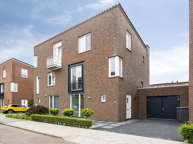 Vleutloop 42, Heesch