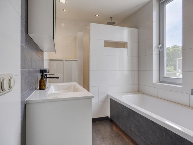 Vleutloop 42, Heesch
