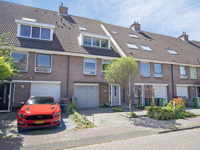 Hinder 20, Brielle