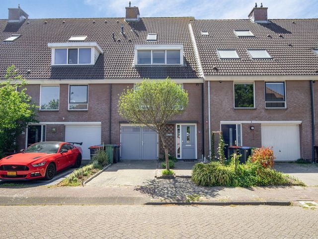 Hinder 20, Brielle