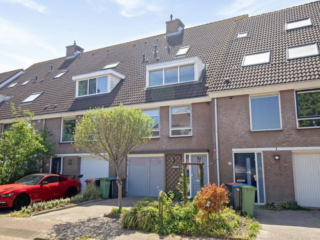 Hinder 20, Brielle