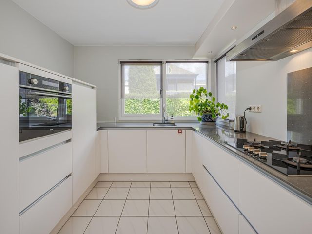 Cor van Osnabruggelaan 63, Voorschoten
