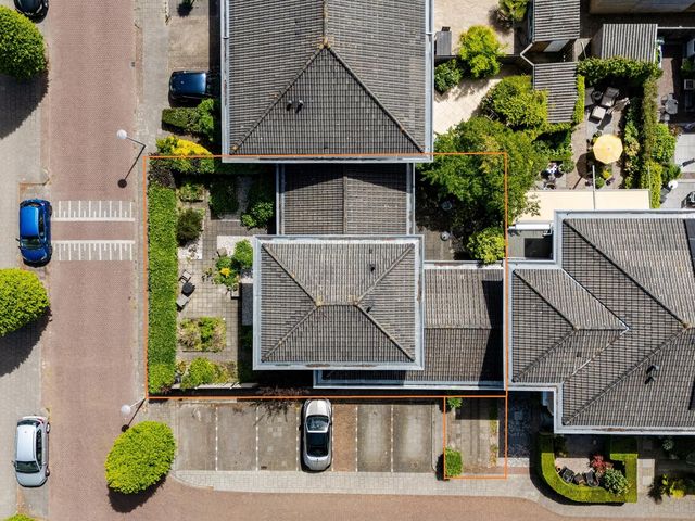 Cor van Osnabruggelaan 63, Voorschoten