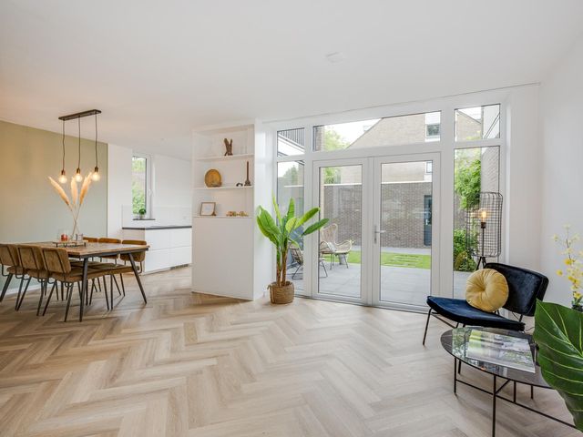Rouboslaan 28, Voorschoten