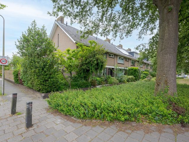 Rouboslaan 28, Voorschoten