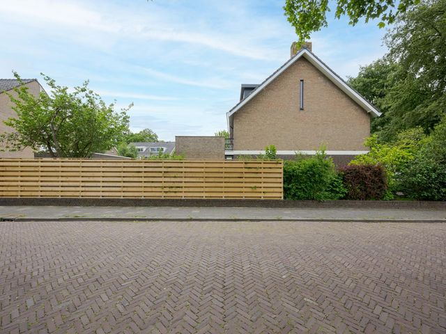 Rouboslaan 28, Voorschoten