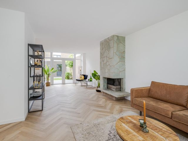 Rouboslaan 28, Voorschoten