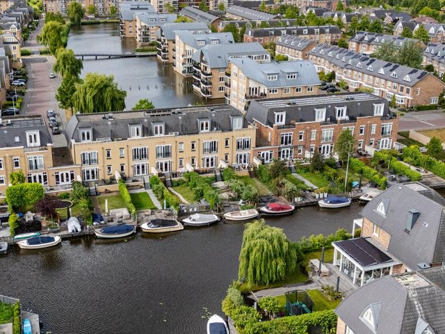 Aagje Dekenkade 45, Voorschoten