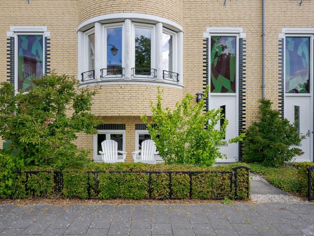 Aagje Dekenkade 45, Voorschoten