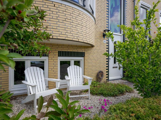 Aagje Dekenkade 45, Voorschoten