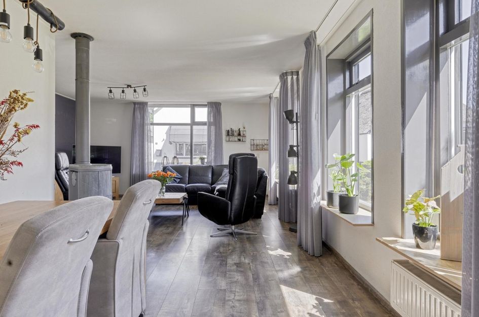 Hoepelweg 8