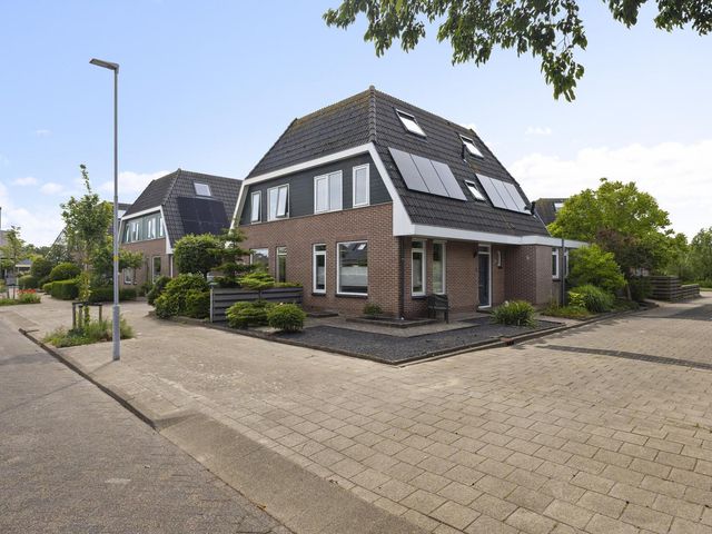 Wierbalg 2807, Julianadorp