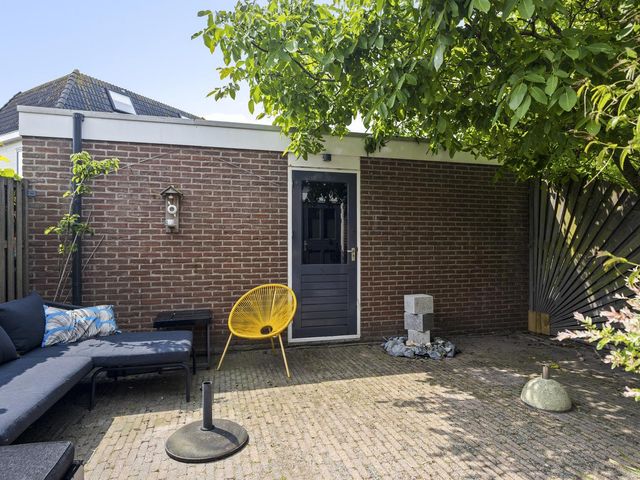Wierbalg 2807, Julianadorp