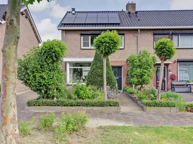 Plataanstraat 24, Fijnaart