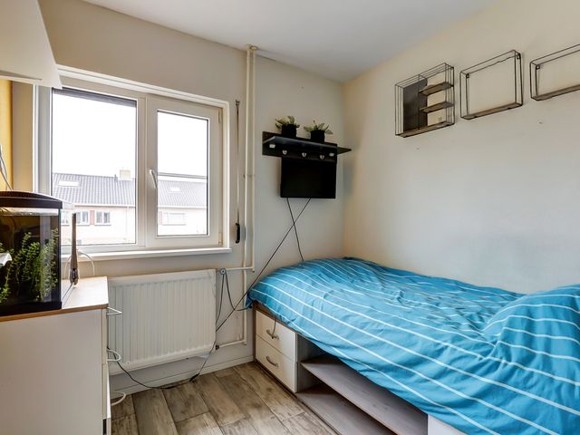 Plataanstraat 24, Fijnaart