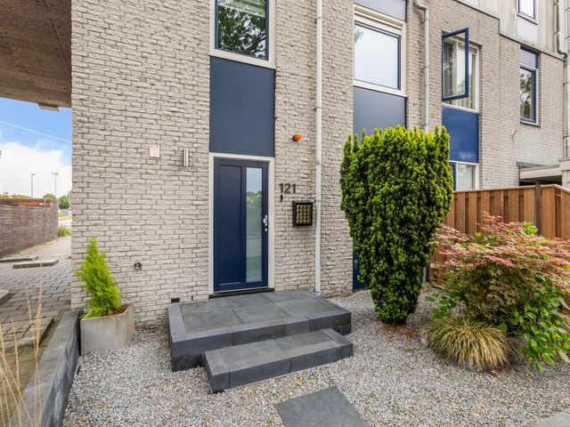 Marineblauw 121, Zoetermeer