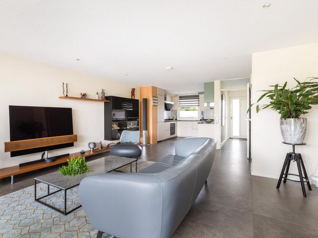 Marineblauw 121, Zoetermeer