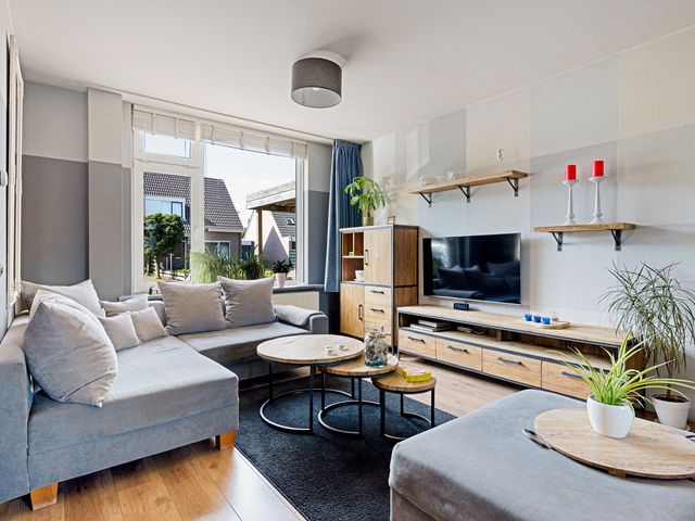 De Klamp 8, Erica