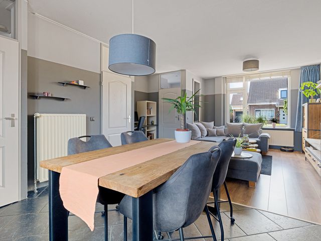 De Klamp 8, Erica