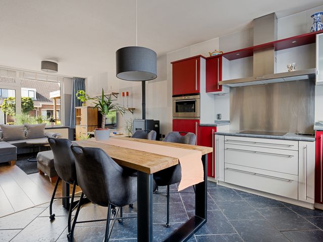 De Klamp 8, Erica