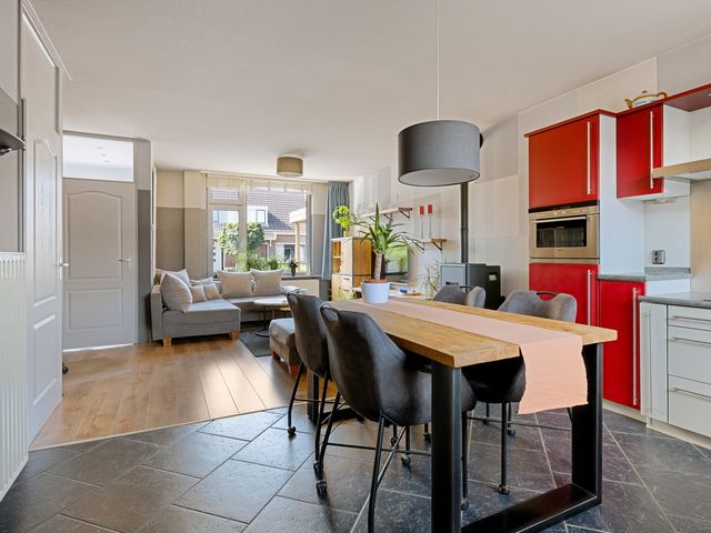 De Klamp 8, Erica
