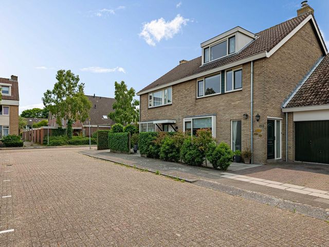 Boekenburglaan 153, Voorhout