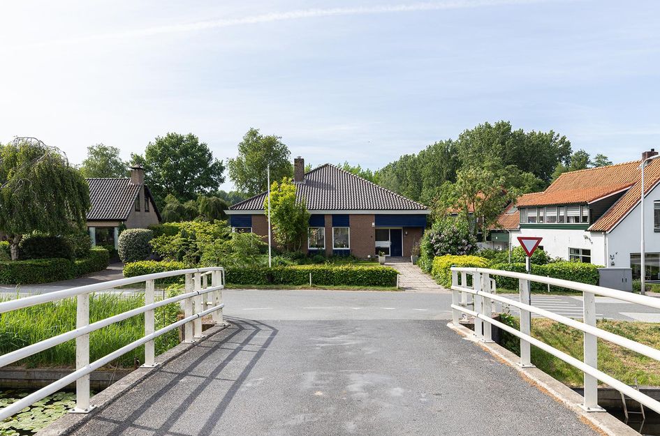 Westeinde 64