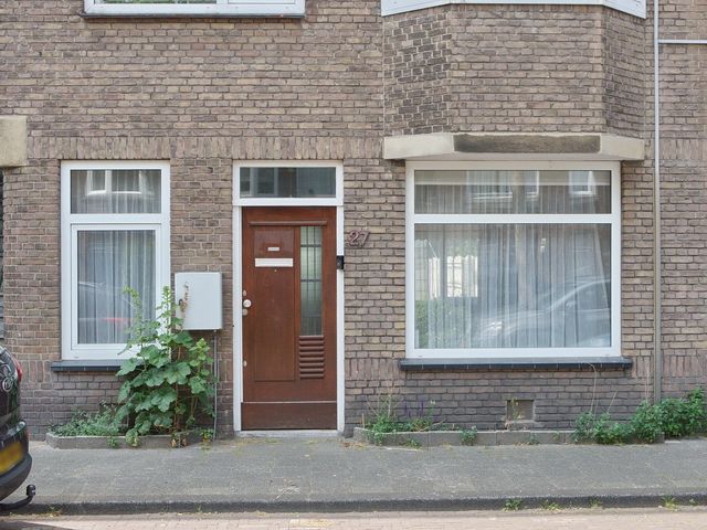 Tienhovenselaan 27, Den Haag