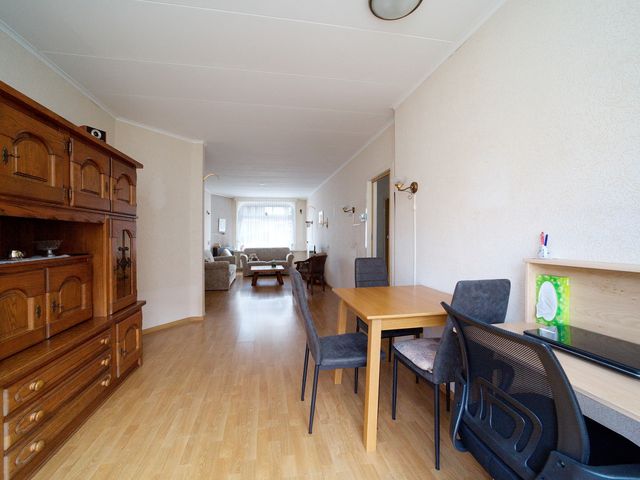 Tienhovenselaan 27, Den Haag